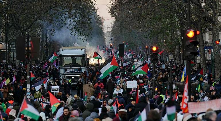 Paris 'Gazze' için sokaktaydı! 'Katil İsrail' sloganları atıldı