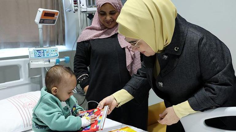 Filistinli çocukları ziyaret eden Emine Erdoğan'dan yeni paylaşım