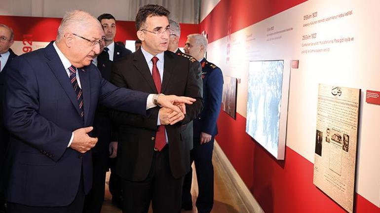Milli Savunma Bakanı Güler, Cumhuriyet'in 100'üncü Yılı Sergisi'ni açtı