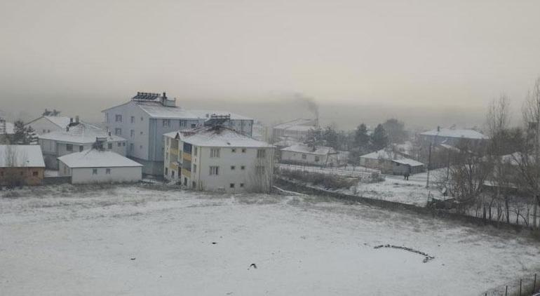 Kar esareti! Yollar kapandı, kar kalınlığı 50 santimetreye ulaştı