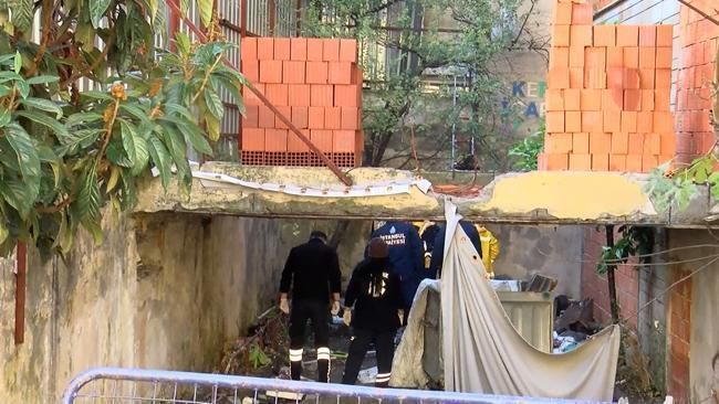 Beyoğlu'nda boş binada bir erkeğe ait ceset bulundu