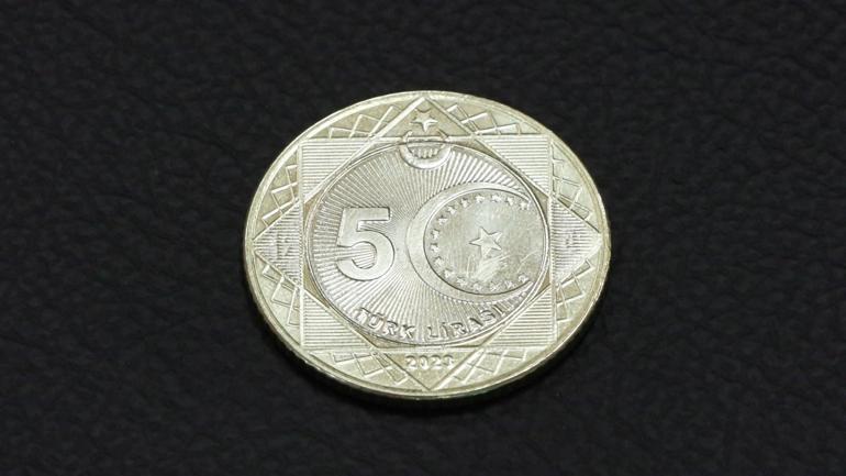 Darphane'de 5 liralık hatıra paraların basım aşaması görüntülendi