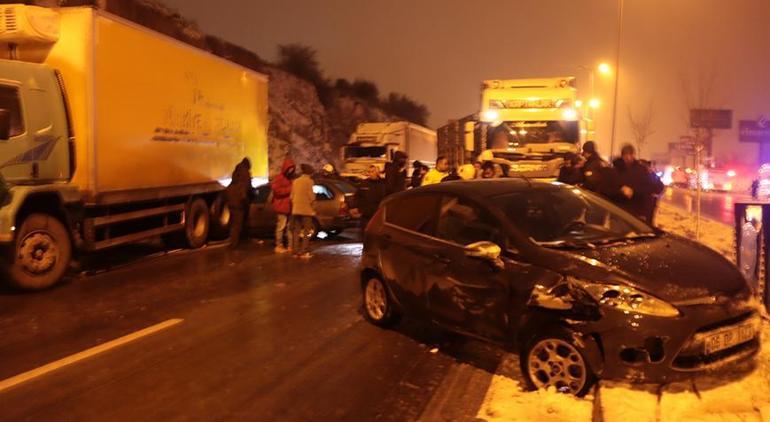 Kayseri'de zincirleme kaza! 1'i ağır 5 kişi yaralandı