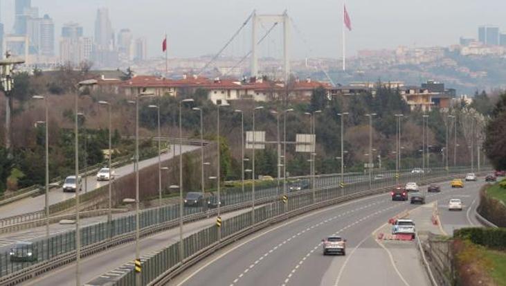 İstanbul’da yılın ilk günü: Otoyollar, sokaklar ve caddeler boş