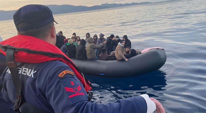 Bodrum’da 49 kaçak göçmen kurtarıldı! 28 göçmen ile 2 organizatör yakalandı