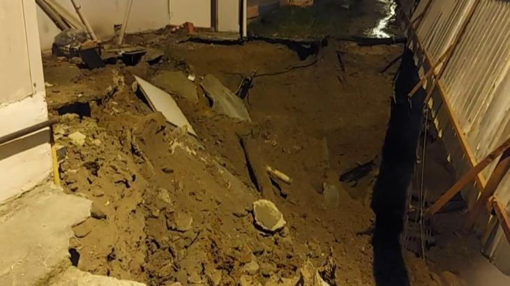 Üsküdar’da istinat duvarı çöktü! Bina boşaltıldı…
