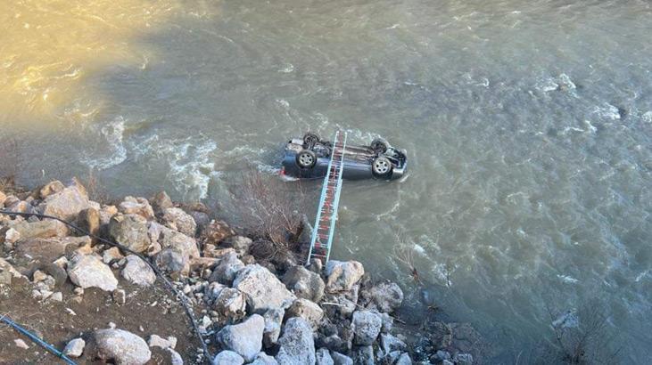 Ordu’da buzlanma nedeniyle otomobil dereye yuvarlandı: 3 ağır yaralı