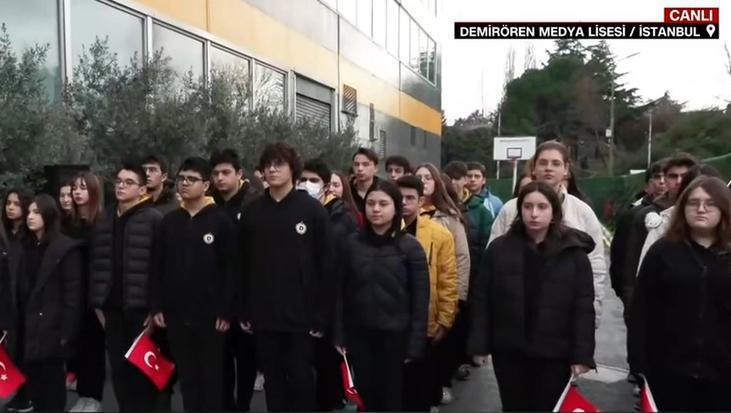 Okullarda şehitler için saygı duruşu