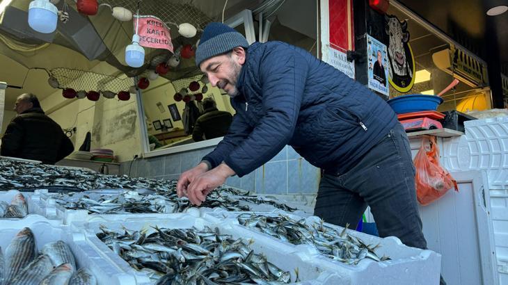 Hamsi tezgahtaki yerini istavrite kaptırdı