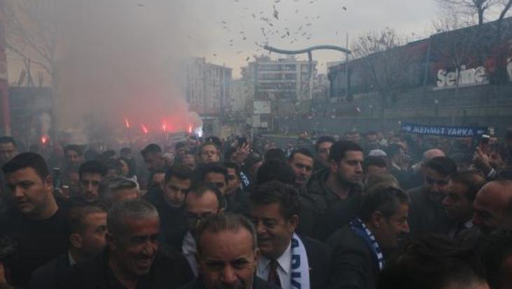 AK Partili adaya meşaleli karşılama! 100 araçlık konvoy