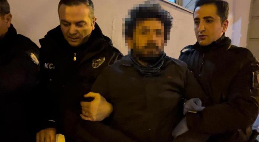 Tarihi eser kaçakçısı tarihi sokakta yakalandı! Üzerinden çıkanlar şoke etti