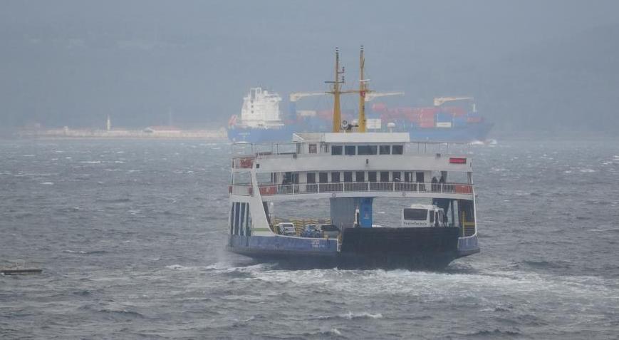 Bozcaada ve Gökçeada’ya tüm feribot seferleri iptal edildi