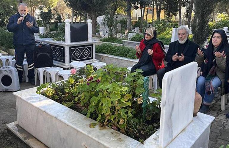 Fatma Girik'siz iki yıl! Usta sanatçı mezarı başında anıldı