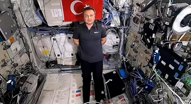 Astronot Alper Gezeravcı'ya uzaylı ve karadelik sorusuna cevap: Görünmez olan süper kahraman gibi