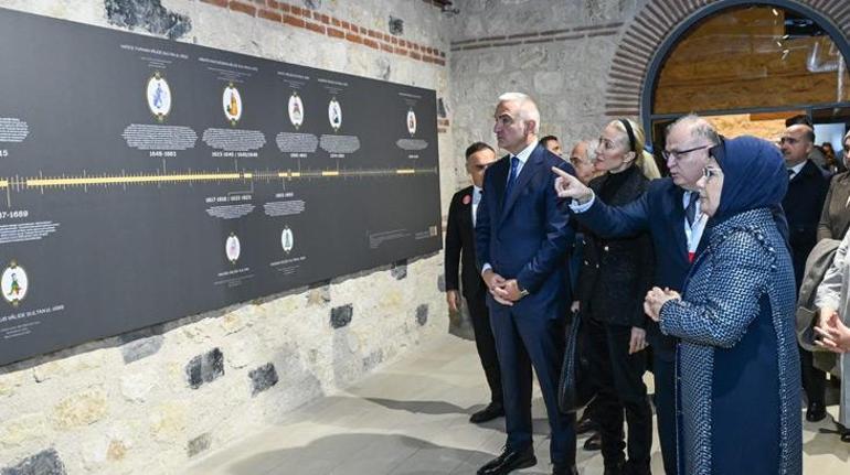 Emine Erdoğan, 'Valide Sultanlar Yazma Eserler Sergisi'nin açılışına katıldı: Hazine niteliğindeki eserler