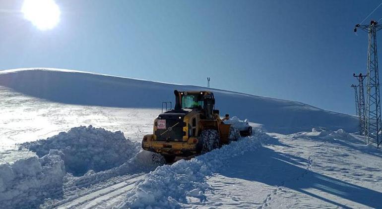 Van'da kar esareti! 429 yerleşim yerinin yolu ulaşıma kapandı