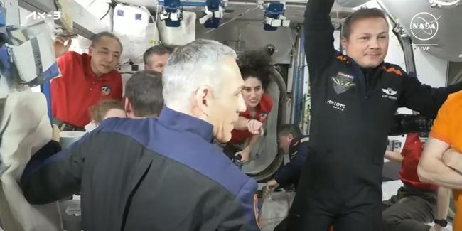 İlk Türk astronot Gezeravcı’dan ISS’te ilk Türkçe mesaj!
