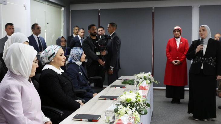 Emine Erdoğan, Mısır'da Sisi'nin eşi Amer ile görüştü