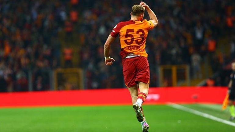 Galatasaray'da Barış Alper Yılmaz devleri peşine taktı! Başakşehir maçında izlendi