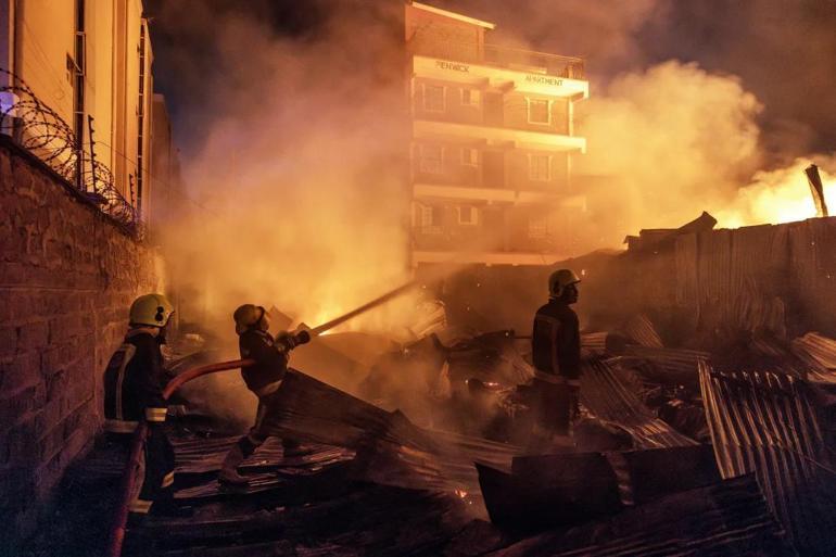 Nairobi yangını: Gaz patlaması iki kişiyi öldürdü ve 220'den fazla kişiyi yaraladı