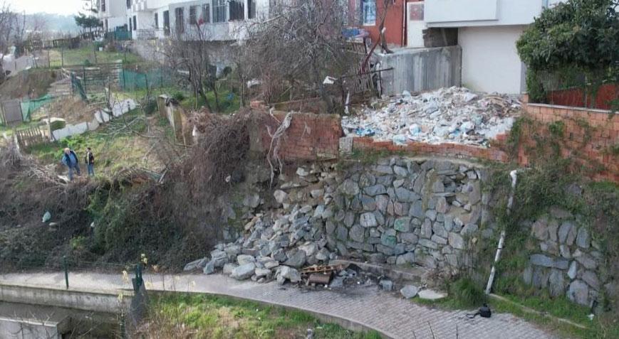 Okulun ilk günü büyük tedirginlik! ‘Çocuğumla giderken üzerimize yığılabilir’