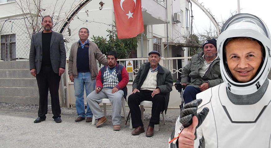 Mersin’de Alper Gezeravcı heyacanı! ‘Çocukken uçak geçerken ‘ben bu uçağı bir gün süreceğim’ derdi”