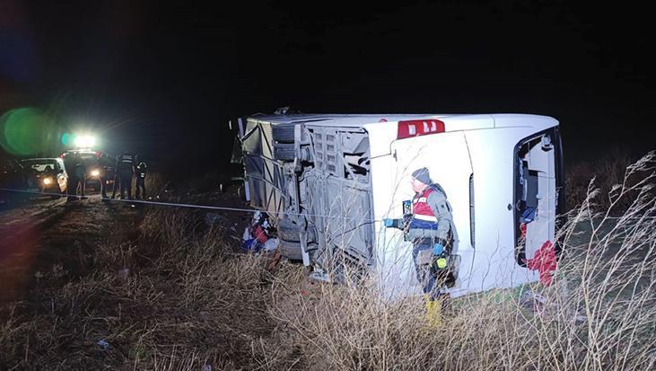 Yozgat’ta feci kaza: Yolcu otobüsü devrildi… Ölü ve yaralılar var