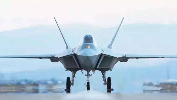 Son dakika: Milli Muharip Uçak Kaan’dan ilk uçuş