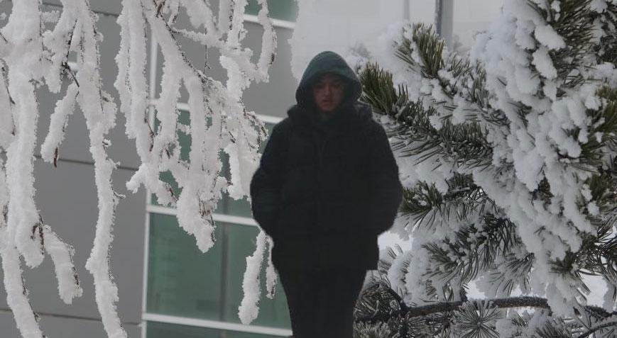 Sıfırın altında 23 derece! Kentte her şey buz tuttu