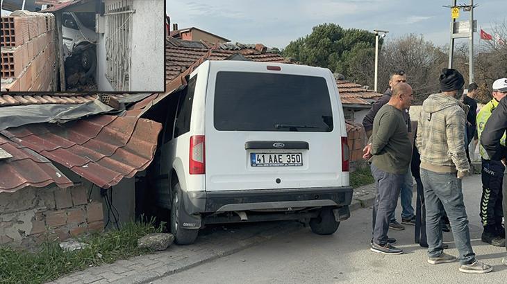 Ataşehir’de kontrolden çıkan araç gecekonduya girdi