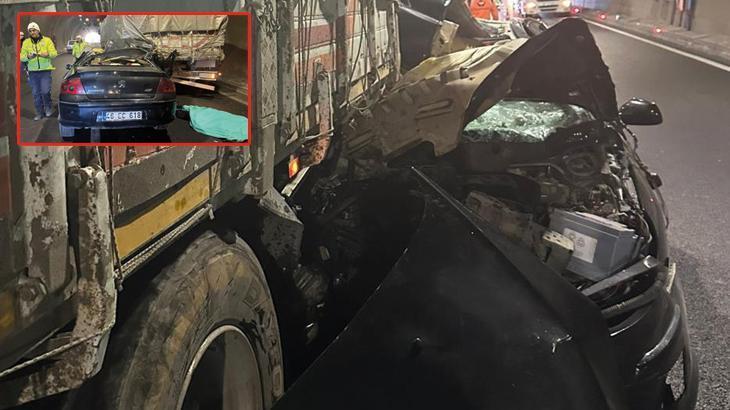 Kahramanmaraş’ta feci kaza! Otomobil TIR’a ok gibi saplandı: 1 ölü, 1 ağır yaralı