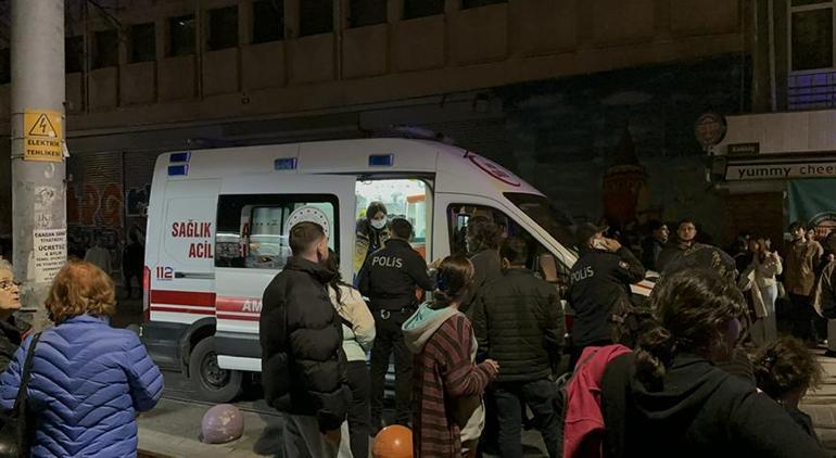 Kadıköy'de korkunç olay! 4 yaşındaki torununu kurtardı, tramvayın altında kalarak hayatını kaybetti