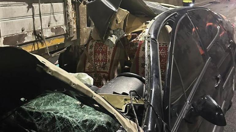 Kahramanmaraş'ta feci kaza! Otomobil TIR'a ok gibi saplandı: 1 ölü, 1 ağır yaralı