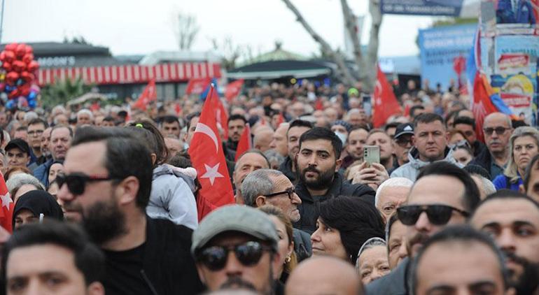 CHP Genel Başkanı Özgür Özel Bandırma'da halka seslendi