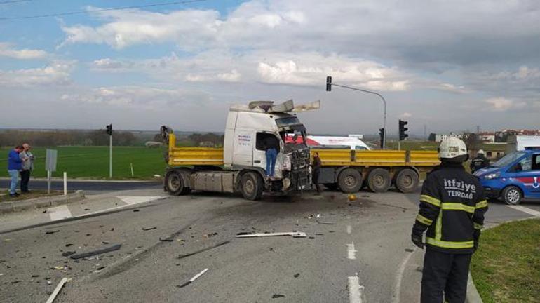 Katliam gibi kaza! Tekirdağ'da TIR yolcu minübüsüne çarptı: 5 ölü