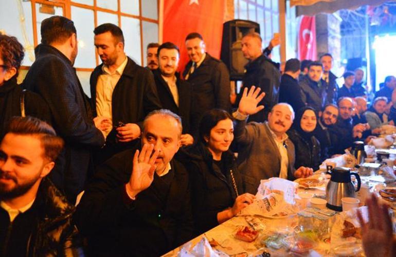 Mustafa Varank ve Alinur Aktaş sahurda vatandaşlarla buluştu! ' Yeni dönemde yeni sürprizler var'