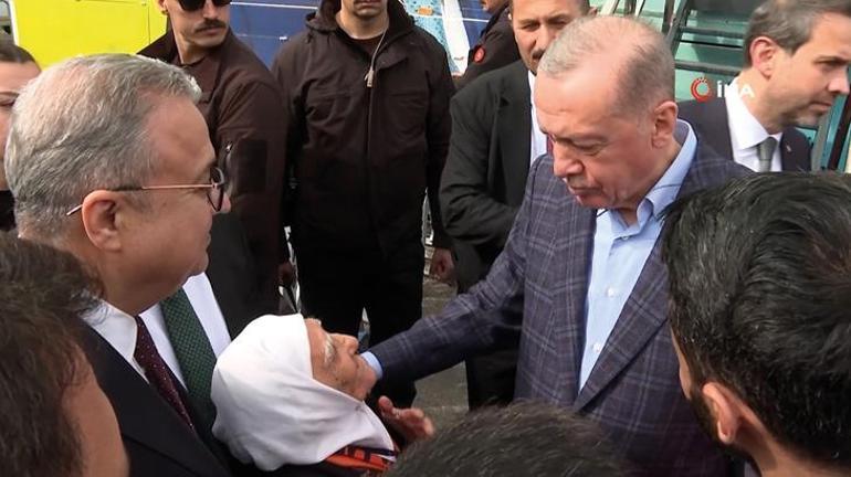 Yaşlı teyzenin Cumhurbaşkanı Erdoğan'la samimi sohbeti duygulandırdı! 'Devletim var yeter bana'