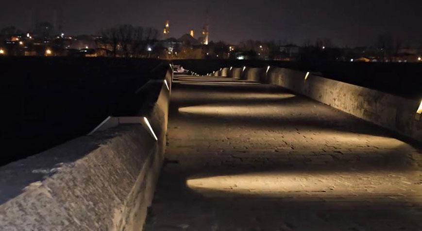 Edirne’deki tarihi köprü artık güneş enerjisi ile aydınlatılacak