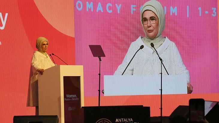 Emine Erdoğan: Dünya liderleri 30 bin insan vahşice katledilirken hangi gerekçe ile sessiz kalabilir