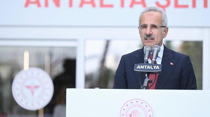 Bakan Uraloğlu duyurdu! Antalya – Alanya arası 45 dakika olacak