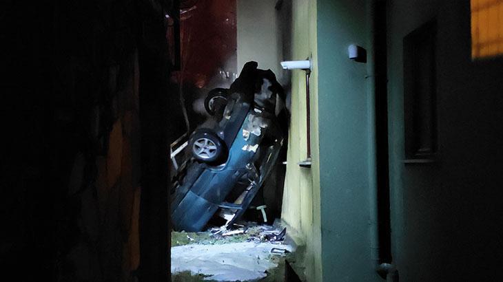 Zonguldak’ta 10 metre yükseklikten düşen otomobil alev alev yandı