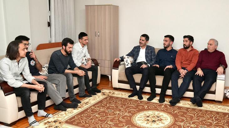 Murat Kurum, öğrenci evinde sahur yaptı! Üniversitelilere yeni iş imkanını açıkladı