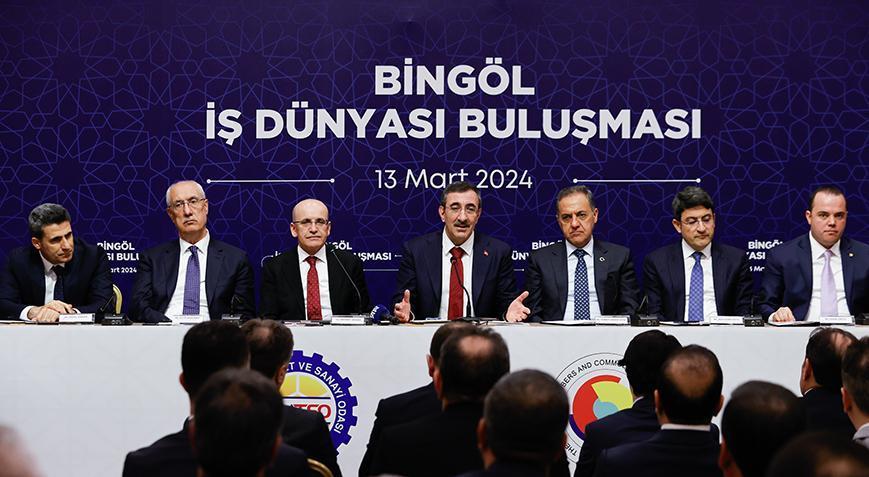 Cevdet Yılmaz ve Bakan Şimşek Bingöl’de iş insanları ile bir araya geldi