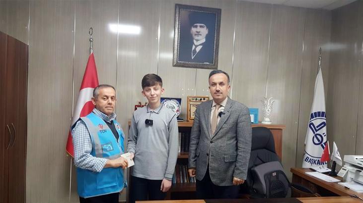 Kazandığı para ödülünü Ortaokul öğrencisi Gazze’ye yolladı