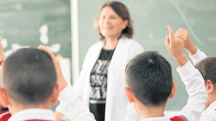 ‘Ek ders ücreti kesilmesin’