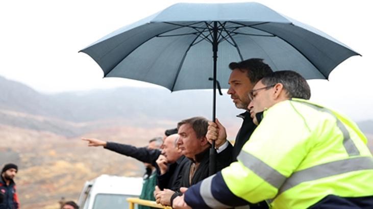Bakan Bayraktar Erzincan’daki maden faciasında incelemelerde bulundu