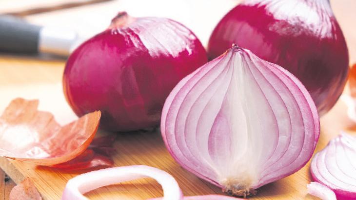 Çiğ kırmızı soğan şifa kaynağı