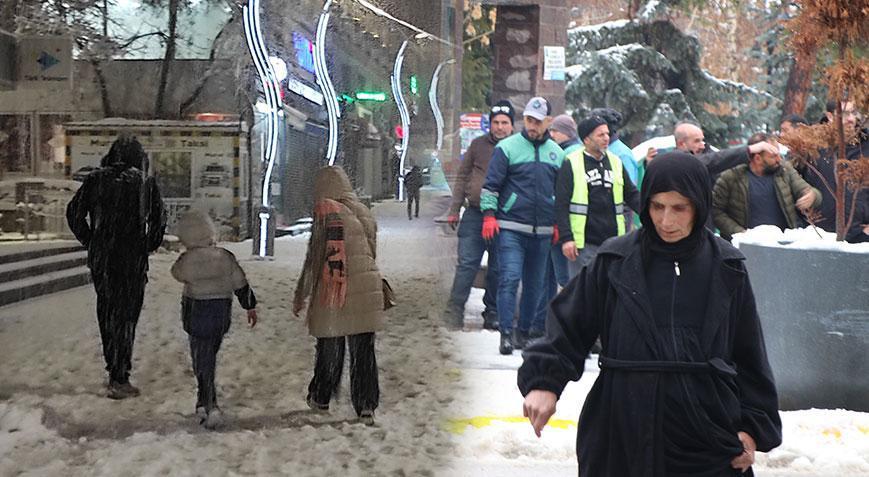 Van beyaza büüründü! 446 yerleşim yerinin yolu kapandı