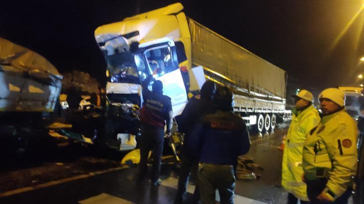 Konya’da zincirleme kaza! 4 TIR birbirine girdi: 1 ölü 3 yaralı