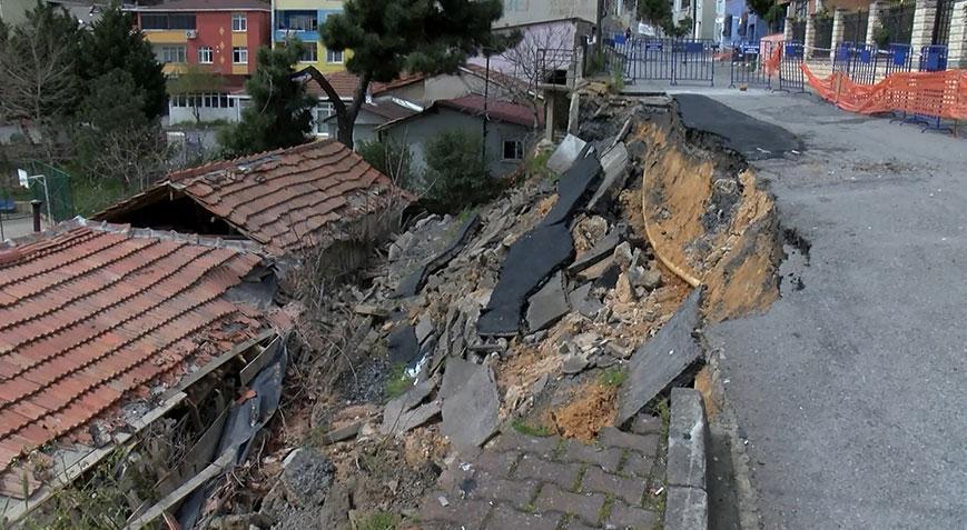 Maltepe’de faciadan dönüldü! Gecekonduların üzerine yol çöktü